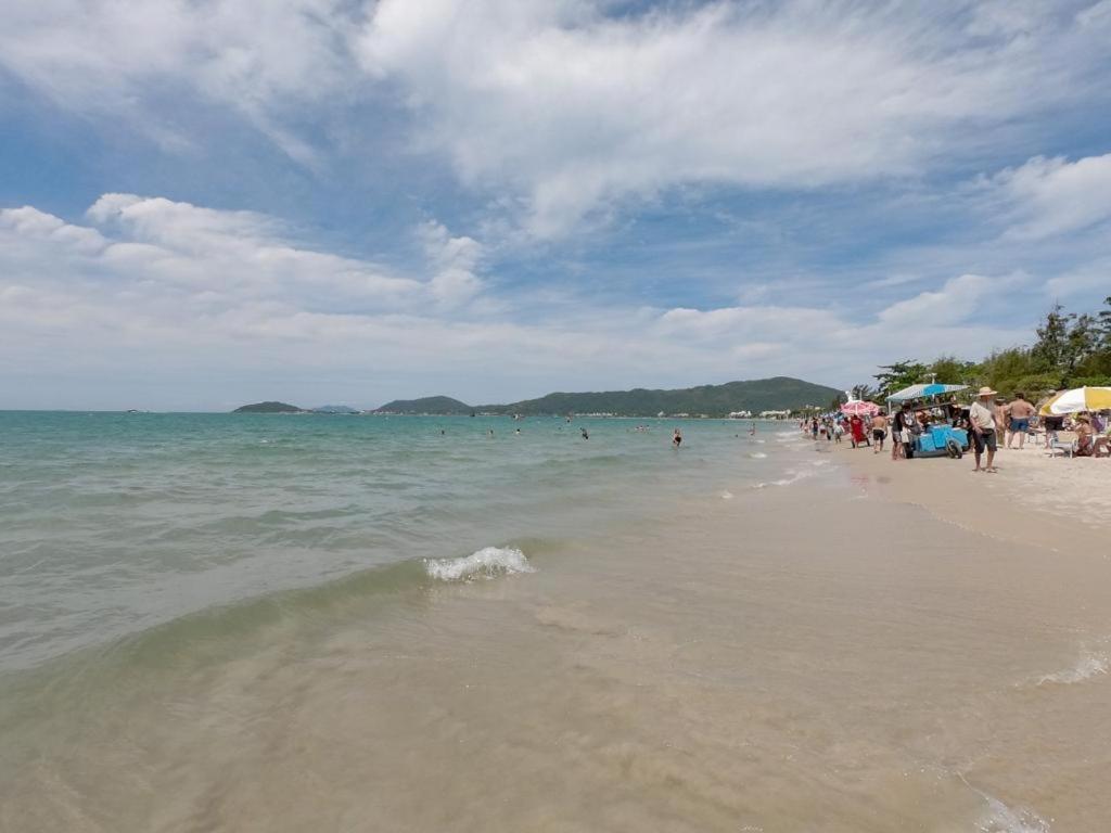 Lindo Apartamento Em Canasvieiras A Uma Quadra Do Mar - Proximo Ao Trapiche Dos Barcos Piratas Florianópolis Extérieur photo